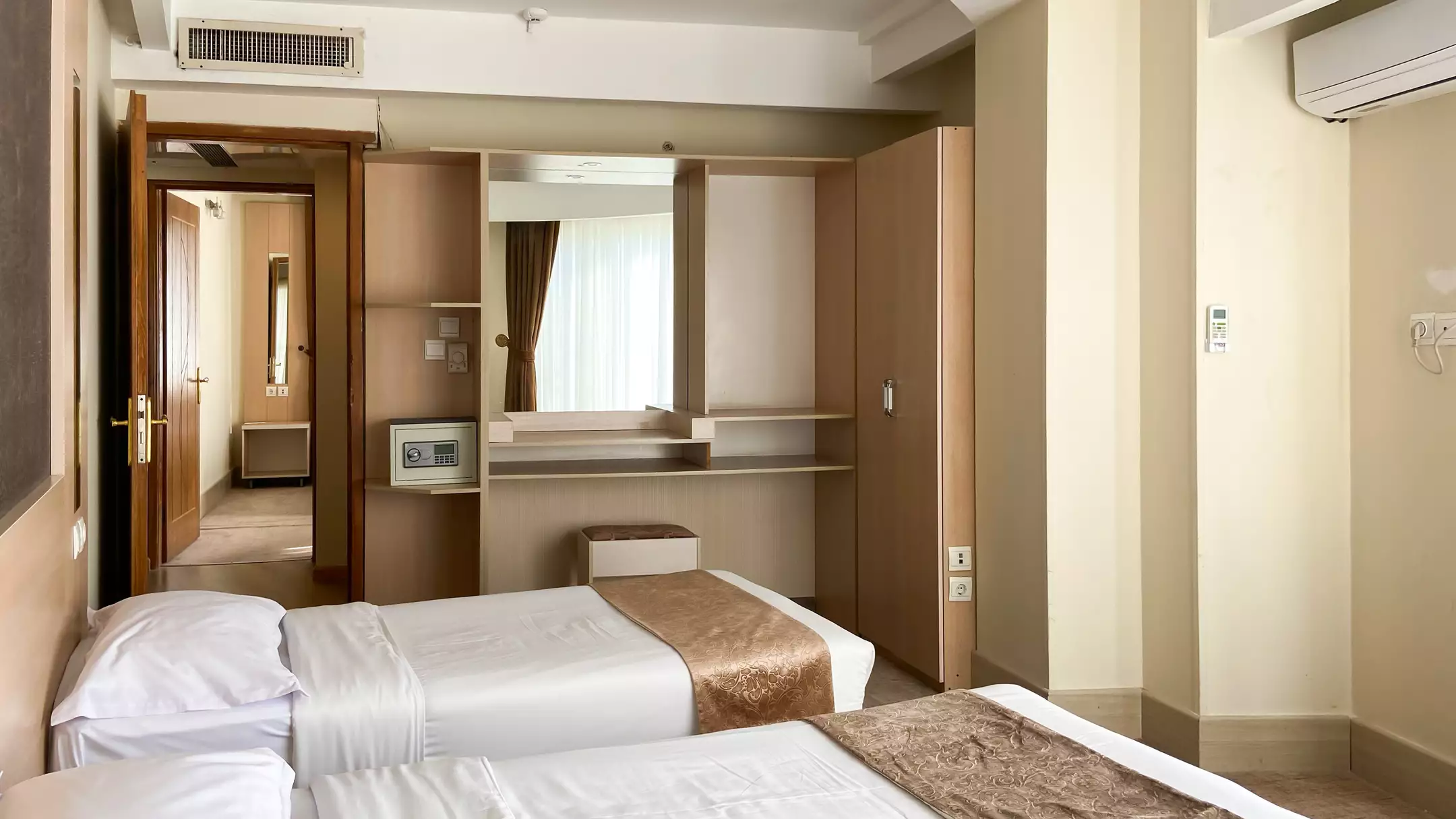 Alibaba https://cdn.alibaba.ir/ostorage/hotel-accommodation-images/670318703727871387da16db_b17ebdaa-94ca-48e4-bbab-b260bd3ddfaf_تویین (2).webp